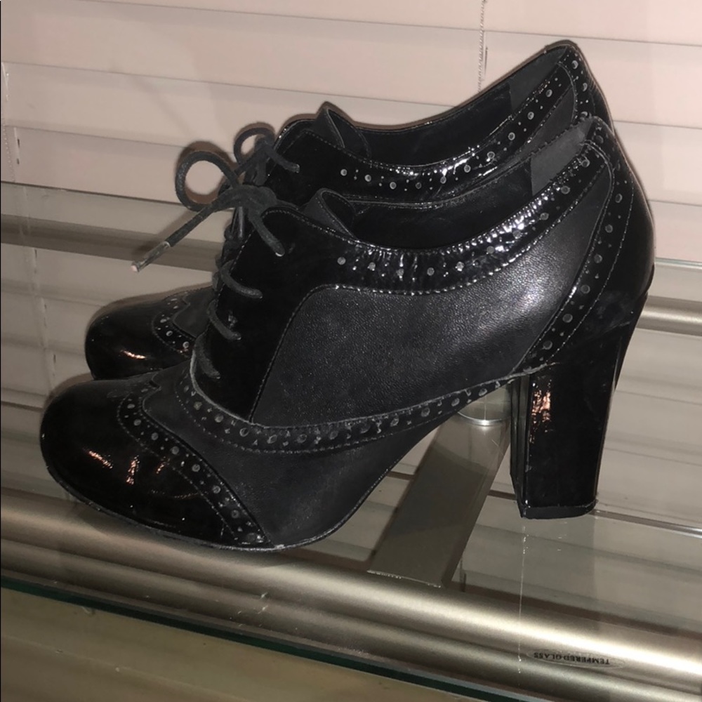 Black Tuxedo Booties- Size 7- SUPER CHIC
